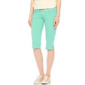 Pepe Jeans dámské pastelově zelené šortky Venus obraz