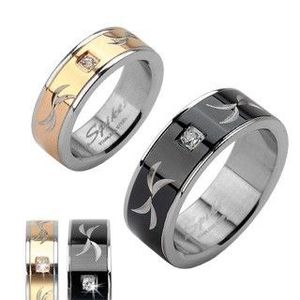 Ocelový prsten - gravírovaný snubní prsten se zirkonem - Velikost: 60 obraz