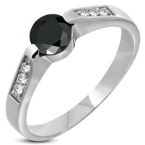Ocelový zásnubní prsten s černým očkem - Velikost: 52 obraz