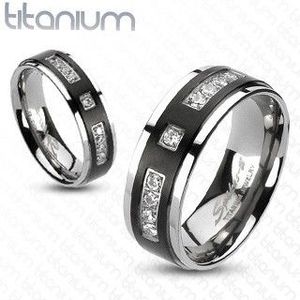 Prsten z titanu s matným černým pruhem a kamínky - Velikost: 60 obraz