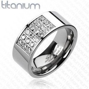 Prsten z titanu s obdélníkovým výřezem vykládaným zirkony - Velikost: 59 obraz