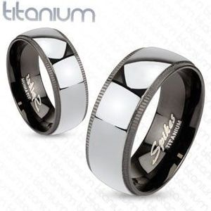 Titanový prstýnek stříbřité barvy s černým ozdobným okrajem - Velikost: 49 obraz