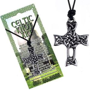 Černá šňůrka na krk a lesklý přívěsek, kříž z keltského uzlu obraz