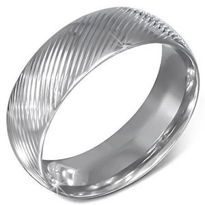 Ocelový prstýnek stříbrné barvy se šikmými zářezy - Velikost: 57 obraz
