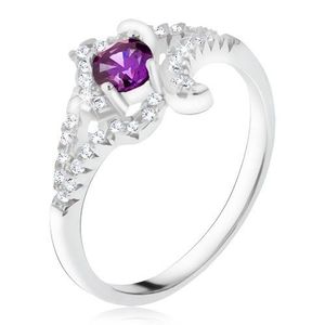 Stříbrný prsten 925, fialový kamínek, zakroucená zirkonová ramena - Velikost: 50 obraz