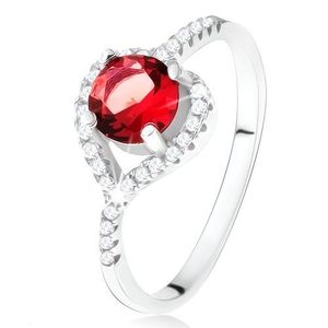 Prsten s asymetrickým zirkonovým srdcem, červený kámen, stříbro 925 - Velikost: 49 obraz