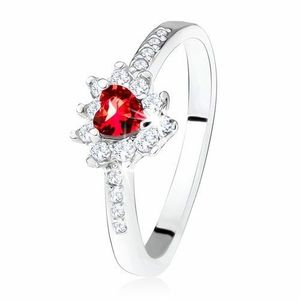 Prsten s červeným zirkonovým srdíčkem, drobné čiré zirkony, stříbro 925 - Velikost: 50 obraz