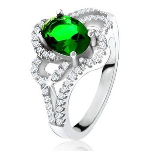 Stříbrný prsten, šikmý oválný zelený zirkon, zaoblené linie, čiré kamínky - Velikost: 50 obraz