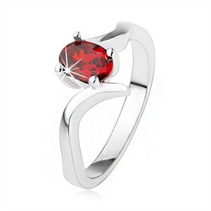 Elegantní prsten ze stříbra 925, rubínově červený zirkon, zvlněná ramena - Velikost: 50 obraz