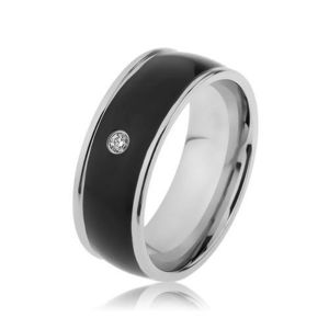 Lesklý ocelový prsten stříbrné barvy, černý vypouklý pás s čirým zirkonem - Velikost: 57 obraz