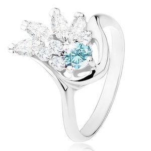 Lesklý prsten ve stříbrném odstínu, čirý zirkonový vějíř, světle modrý zirkon - Velikost: 49 obraz