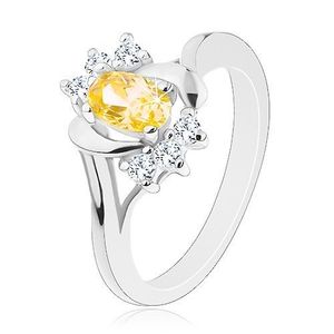 Lesklý prsten se žlutým oválným zirkonem, stříbrná barva, čiré zirkonky - Velikost: 50 obraz