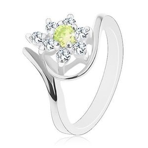 Lesklý prsten stříbrné barvy, zirkonový kvítek se žlutozeleným středem - Velikost: 53 obraz