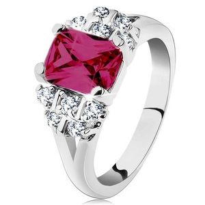 Prsten ve stříbrném odstínu, růžový zirkonový obdélník, čiré zirkonky - Velikost: 50 obraz