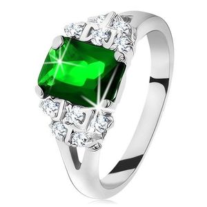 Blýskavý prsten ve stříbrné barvě, smaragdově zelený zirkon, rozdělená ramena - Velikost: 49 obraz