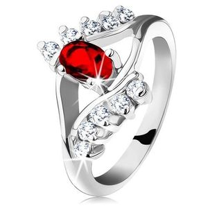 Blýskavý prsten se stříbrným odstínem, červený broušený ovál, čiré zirkonky - Velikost: 60 obraz