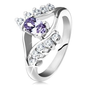 Prsten ve stříbrné barvě, světle fialový oválný zirkon, čiré zirkonové linie - Velikost: 60 obraz