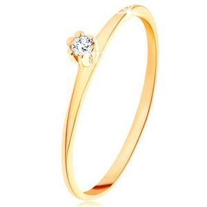 Prsten ve žlutém 14K zlatě - kulatý čirý diamant, tenká zkosená ramena - Velikost: 57 obraz