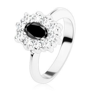 Prsten stříbrné barvy, černý oválný zirkon lemovaný kulatými čirými zirkonky - Velikost: 49 obraz