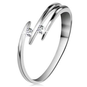 Briliantový prsten z bílého 14K zlata - dva blýskavé čiré diamanty, tenké linie ramen - Velikost: 48 obraz