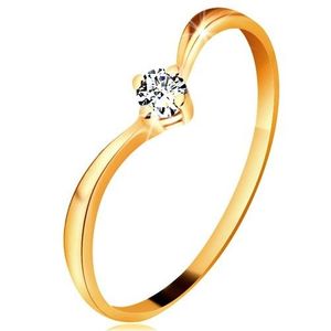 Prsten ze žlutého zlata 585 - lesklá zahnutá ramena, blýskavý čirý diamant - Velikost: 49 obraz