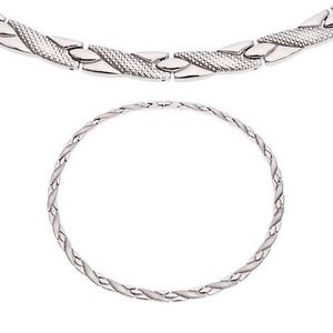 Ocelový náhrdelník, šikmé linie s hadím vzorem, stříbrný odstín, magnety obraz