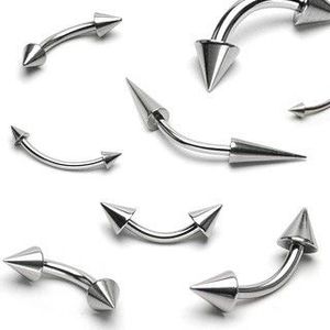 Ocelový piercing stříbrné barvy, zahnutá činka ukončená dvěma kužely - Rozměr: 1, 6 mm x 10 mm x 4x12 mm obraz