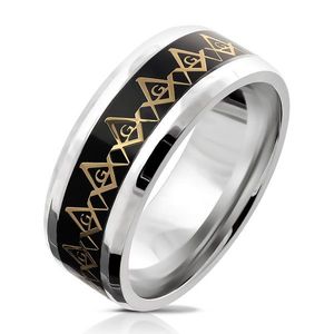Ocelový prsten - symbol svobodných zednářů ve zlaté barvě, průsvitná glazura, 8 mm - Velikost: 59 obraz