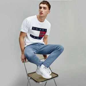 Tommy Jeans pánské bílé tričko Flag Tee obraz