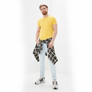 Tommy Hilfiger pánské žluté tričko Stretch - S (ZEK) obraz