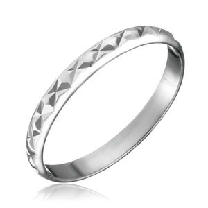 Stříbrný prsten 925 - lesklý povrch, zářezy ve tvaru X - Velikost: 60 obraz