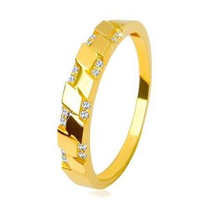 Prsten ve žlutém 14K zlatě - třpytivé kulaté zirkonky, motiv kosočtverců - Velikost: 60 obraz