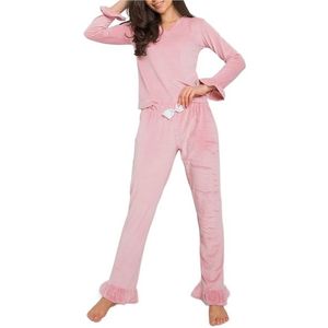 Světle růžové dámské velurové pyžamo s volánky obraz