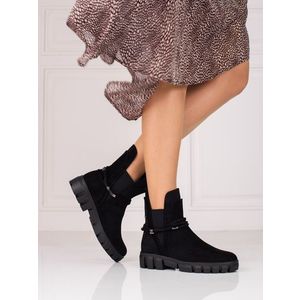 Trendy dámské černé kotníčkové boty na plochém podpatku obraz