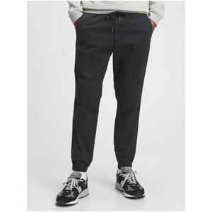 Černé pánské kalhoty GAP essential joggers obraz