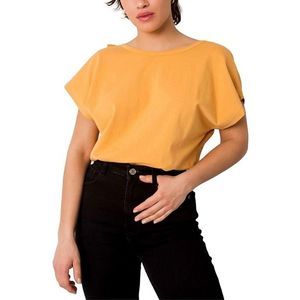 žluté dámské tričko s výstřihem na zádech obraz