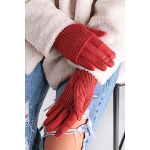 Červené rukavice Maissa obraz