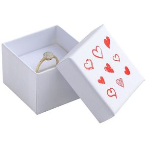 JK Box Bílá dárková krabička na šperky se srdíčky HRT-3/A1/A7 obraz