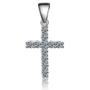 Beneto Stříbrný přívěsek se zirkony Křížek AGH593 obraz