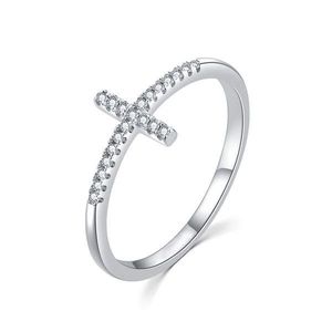 MOISS Elegantní stříbrný prsten s křížkem R00020 52 mm obraz