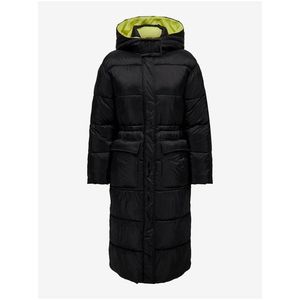 Černý dámský prošívaný zimní kabát s kapucí ONLY Puk obraz