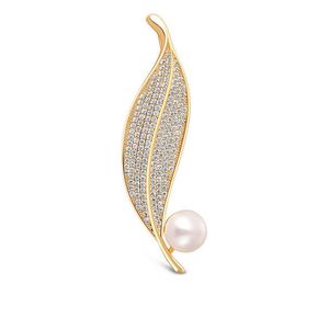 JwL Luxury Pearls Zářivá perlová brož Lísteček JL0700 obraz