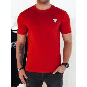 Trendy červené tričko s ozdobným prvkem obraz