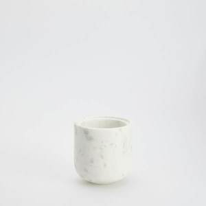 Reserved - Malý mramorový obal na květináč - Bílá obraz