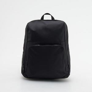 Reserved - Velký batoh s kapsami - Černý obraz