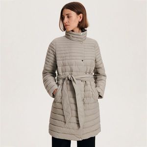 Reserved - Prošívaný kabát se zavazováním - Světle šedá obraz