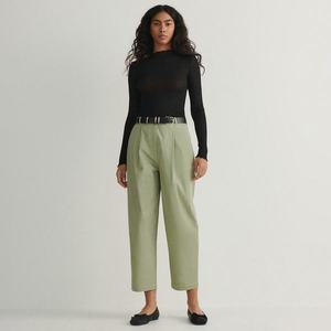 Reserved - Chino kalhoty s páskem - Zelená obraz