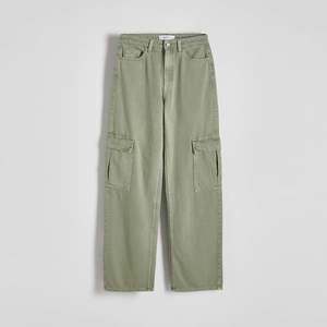 Reserved - Ladies` jeans trousers - Zelená obraz