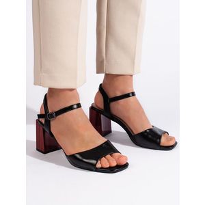 Exkluzívní dámské černé sandály na širokém podpatku obraz