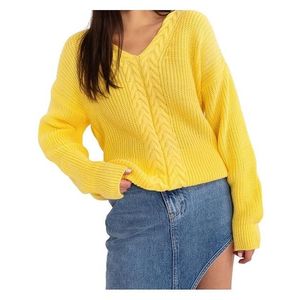 žlutý svetr s výstřihem do v obraz